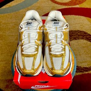 Nike Zoom Vomero 5 GLD